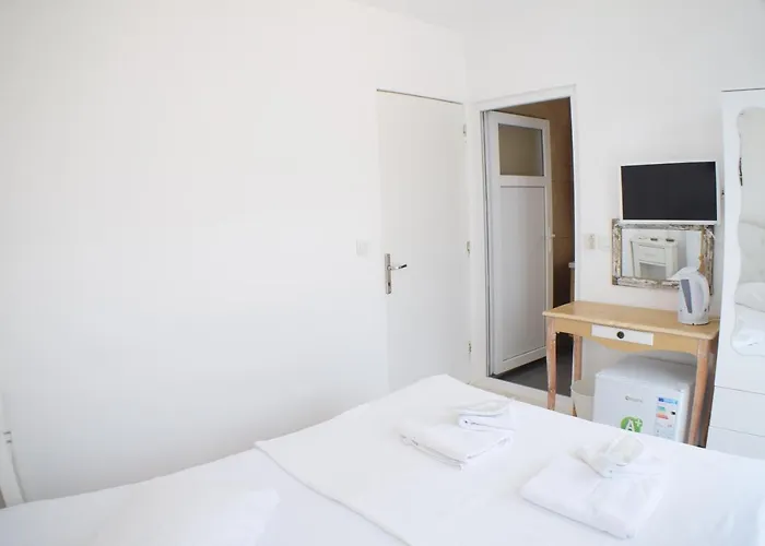 Bed & Breakfast Forever Boutique (adults Only)